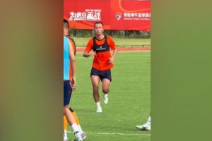 记者:孙正傲正迅速融入海牛战术体系,下轮中超有望出战