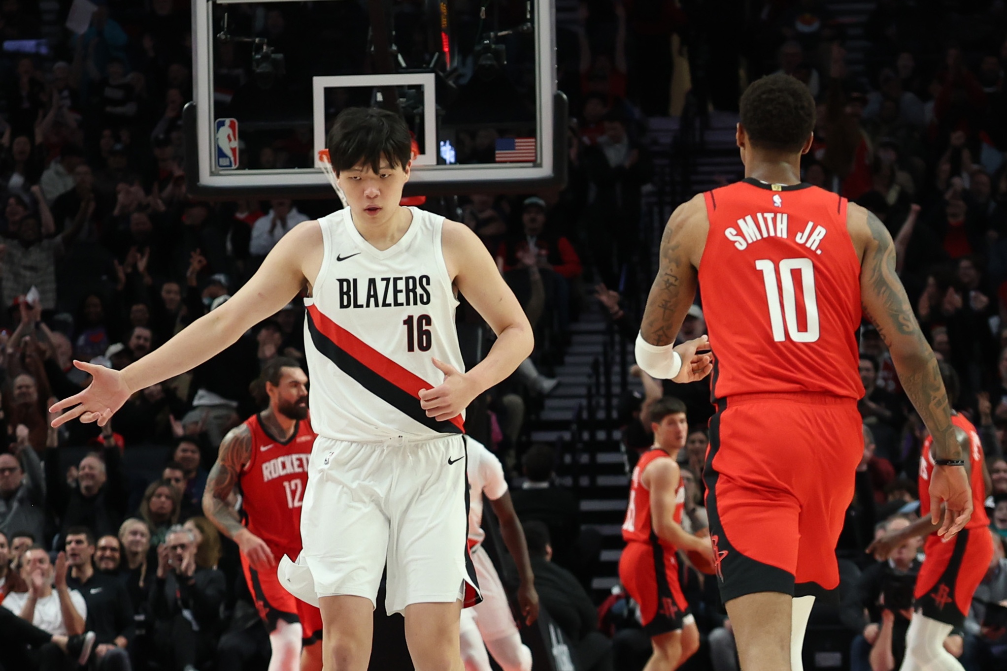 杨毅：中国球员比较内敛 在美国必须短时间内站稳位置 否则没戏